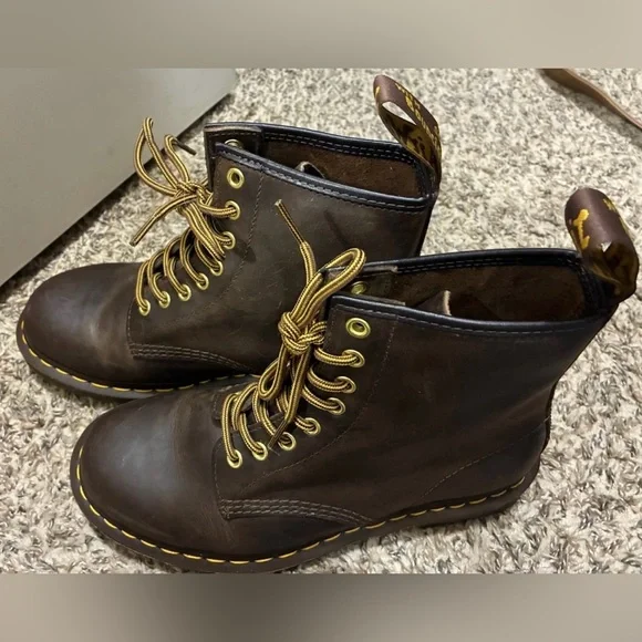 Brown doc martens lace up women’s/mens - Picture 2 of 7
